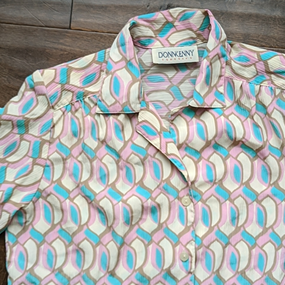 ⏰Last chance⏰ Vintage Geometric Blouse